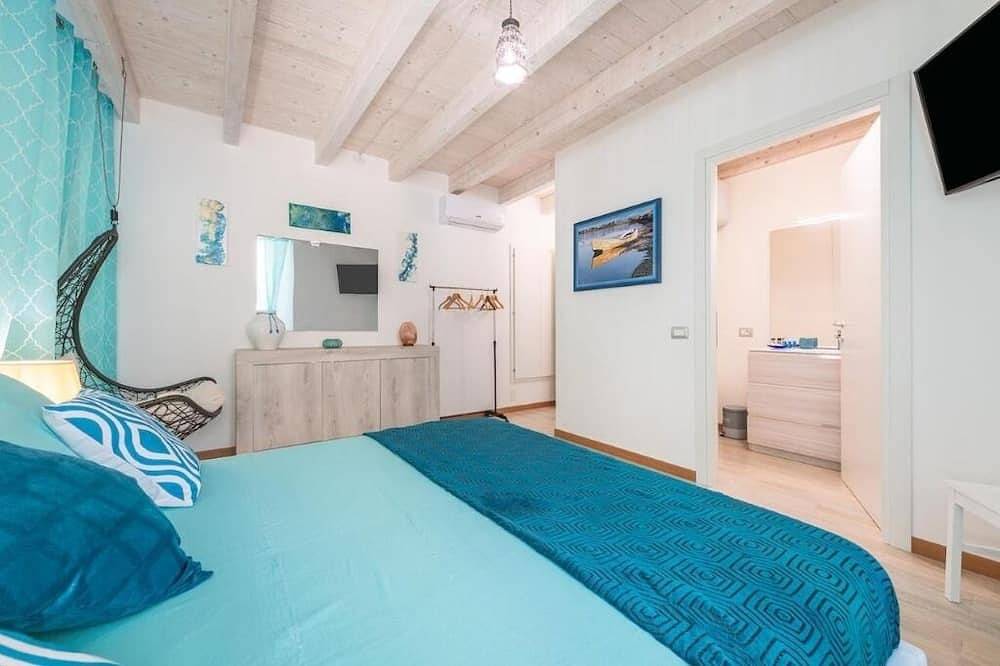 Appartamento intero, Accogliente buen ritiro nel centro di Carloforte ispirato ai colori del mare in Carloforte, Provincia di Carbonia-Iglesias