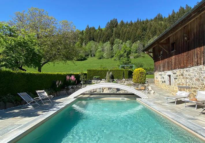 Gîte pour 8 personnes, avec jardin et piscine en Haute-Savoie