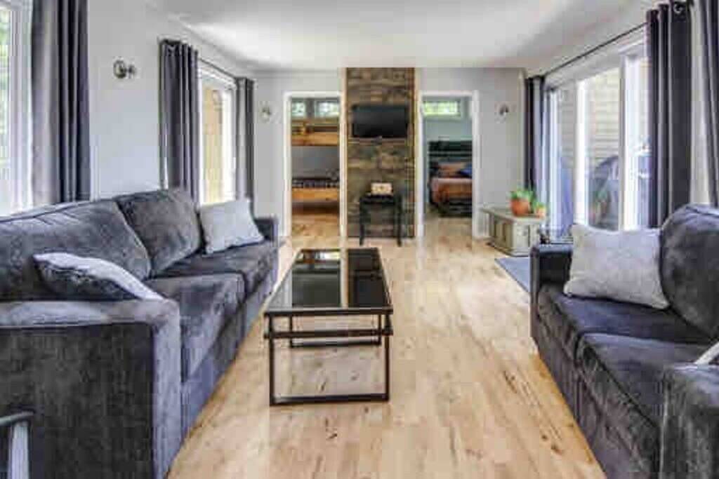 Chalet spa/kayaks/beach/terrace on the water #270082 in Saguenay–Lac-Saint-Jean