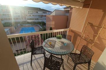 Gîte pour 4 personnes, avec terrasse et piscine dans Tamaris
