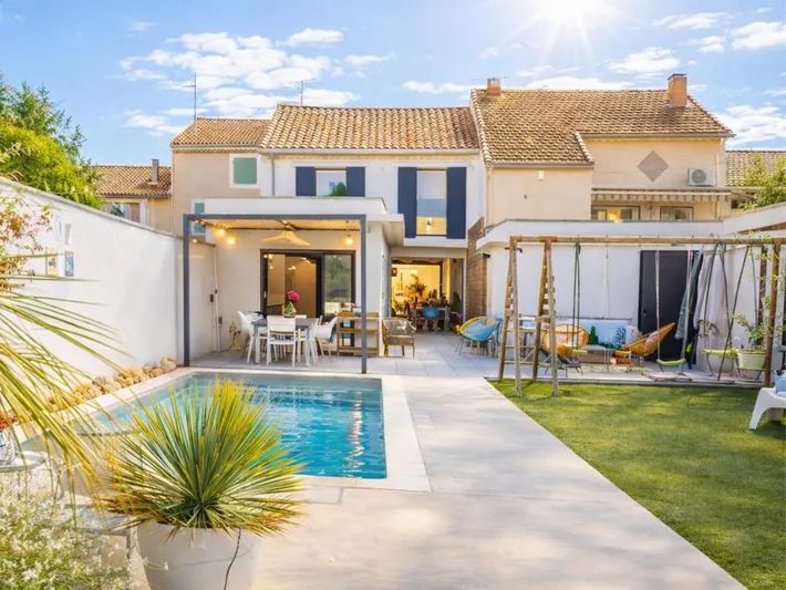 Chalet para 9 personas, con vistas además de jardín y piscina, Se admiten mascotas - 1