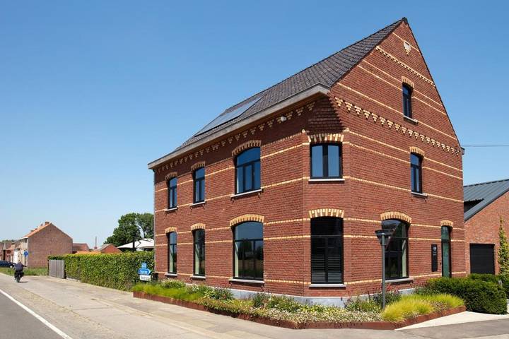 Location de vacances pour 16 personnes, avec sauna ainsi que jardin et piscine dans Roesbrugge-Haringe - 2