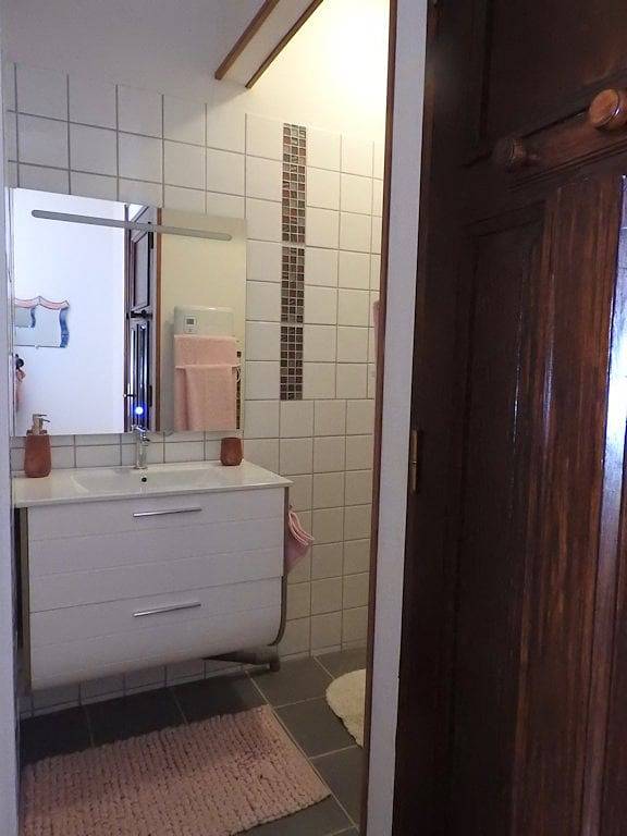 Chambre confortable avec parking, TV, terrasse, 700m de la plage in Gujan-Mestras, Région d'Arcachon