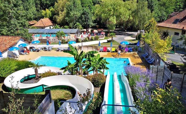Location de vacances pour 6 personnes, avec piscine ainsi que balcon et jardin à Saint-Antoine-d'Auberoche