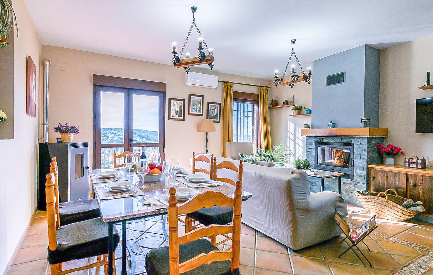 Apartamento de lujo junto a la piscina con WiFi y aire acondicionado in Villanueva del Rey, Sierra Morena