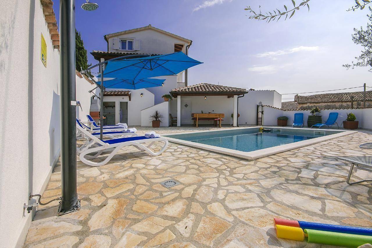 Air-conditioned holiday home Maria with pool near Porec in Dracevac, Région de Porec