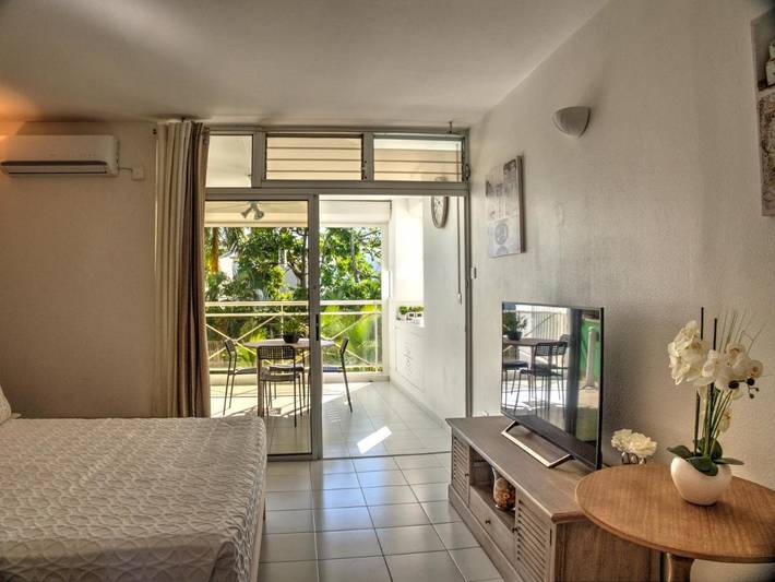 Gîte pour 4 personnes, avec terrasse et piscine dans Port De Saint Francois - 4