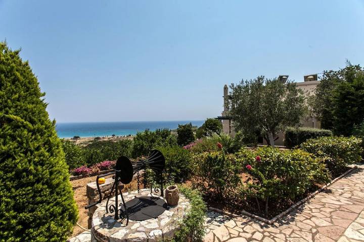 Maison de campagne pour 2 personnes, avec jardin et vue dans Cythère - 2