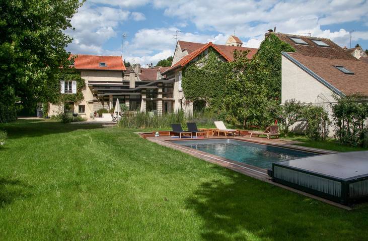 Chambre d’hôte pour 4 personnes, avec piscine et jardin à Chavenay