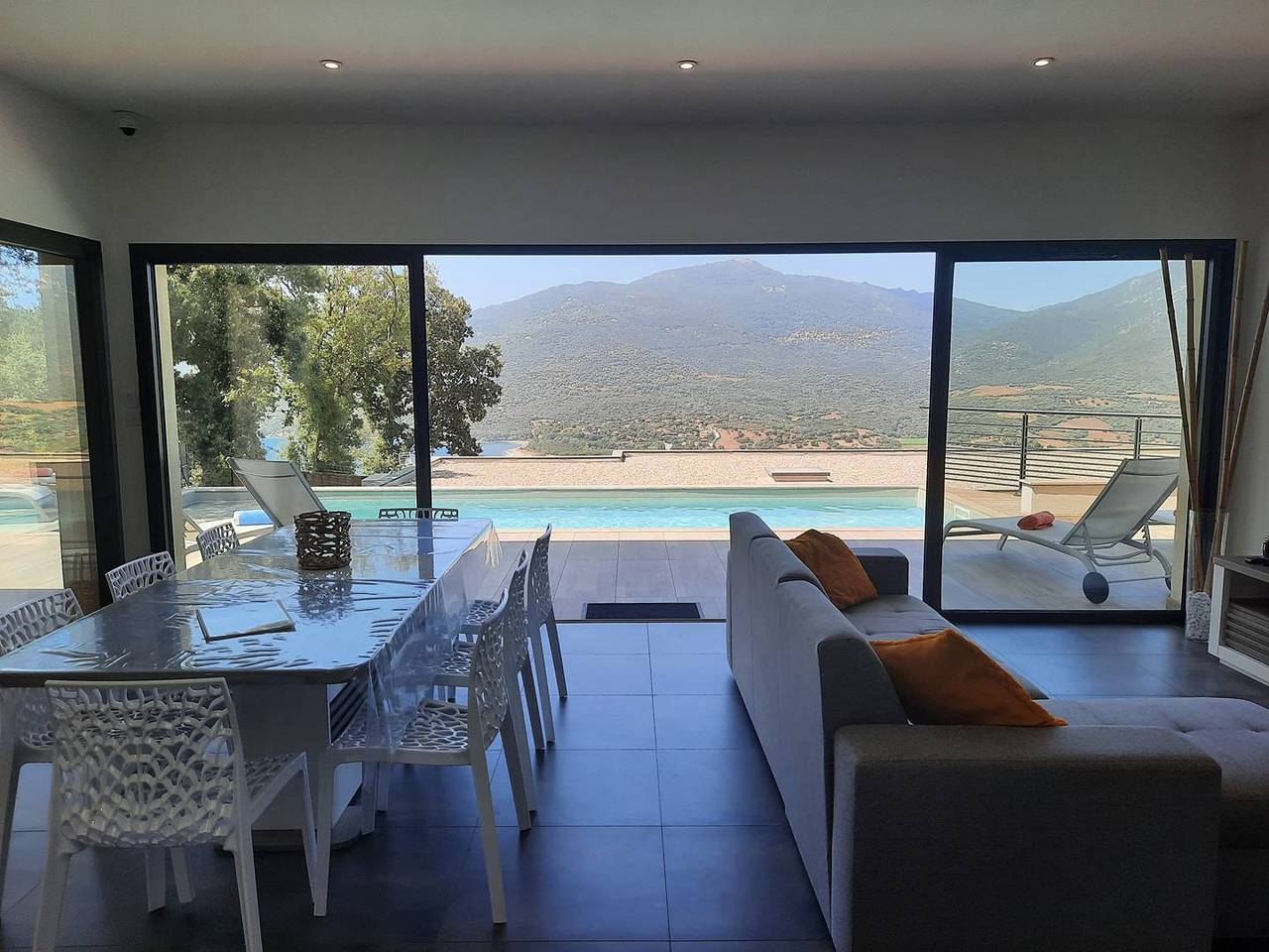 Appartamento intero, Villa Cupabia , vue mer et piscine chauffée in Viggianello (Francia), Sartène e dintorni