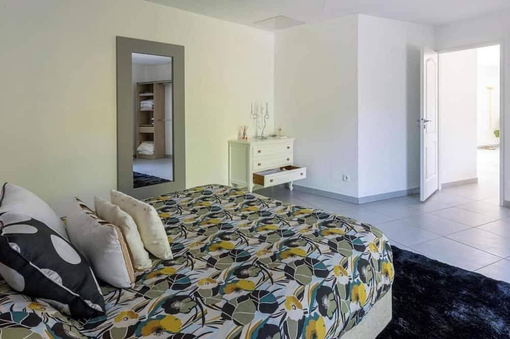 Casa Fernandes with heated indoor swimming pool                       in Bourg-en-Bresse, Región de Bourg-en-Bresse
