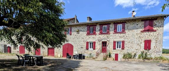 Gîte pour 8 personnes, avec jardin à Cheissoux
