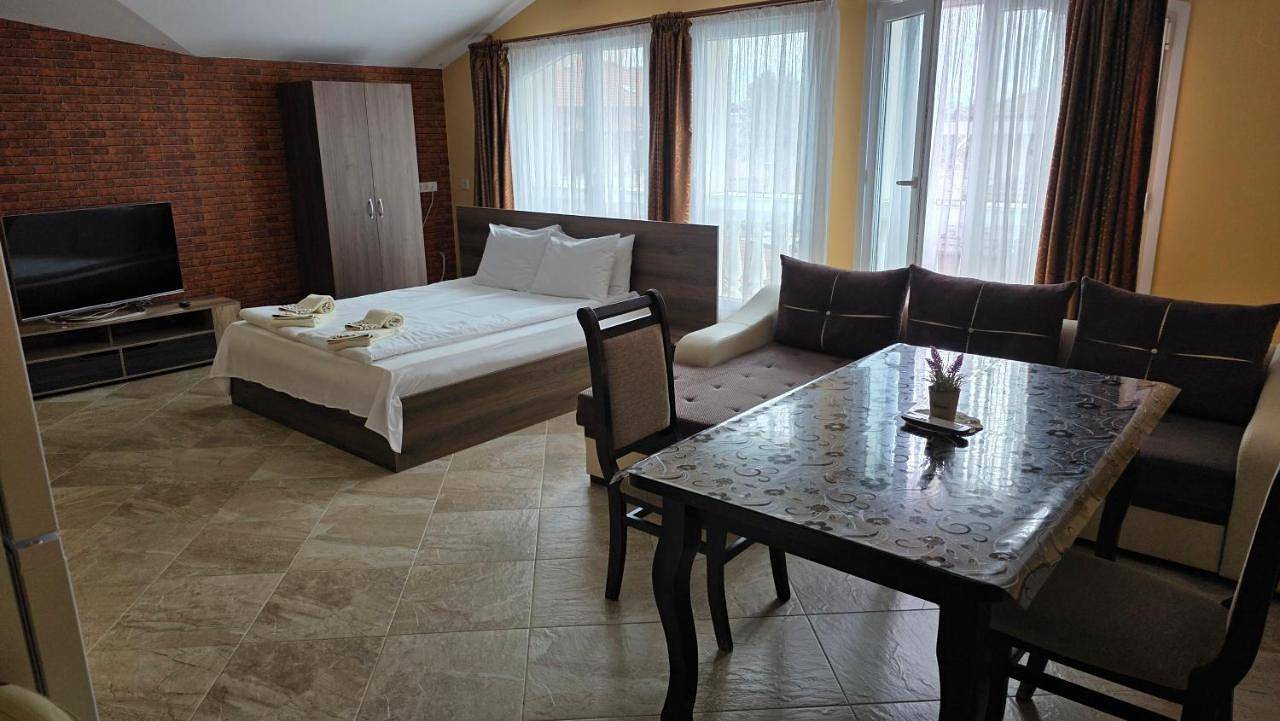 Mariana - Luxury stay private guest rooms in Gotsé Deltchev, Blagoevgrad (oblast)