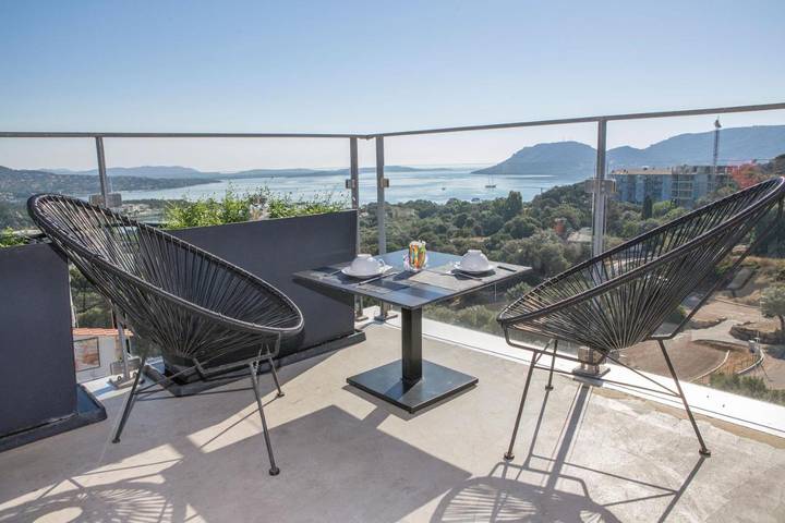 Hôtel pour 2 personnes, avec vue et terrasse dans Office de Tourisme Porto Vecchio Sud Corse - 2