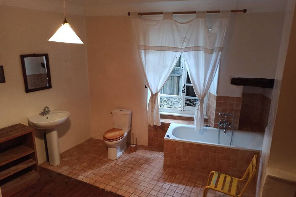 Picturesque vacation home, France des années 20', renovated in the center of Génolhac in Génolhac, Parc national des Cévennes