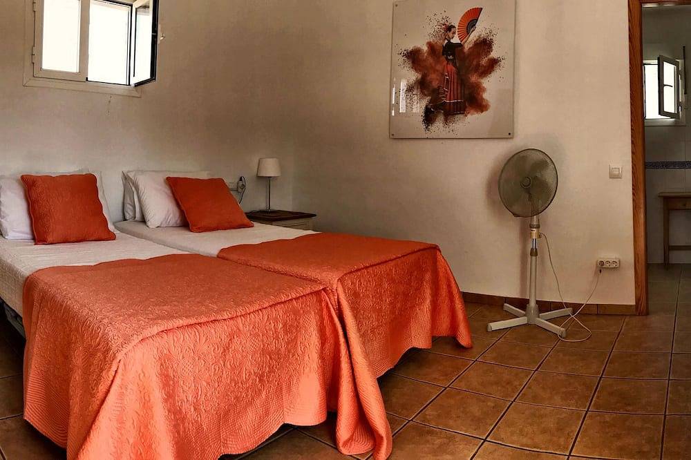 Casa Uno Ihre Villa im römischen Stil im Herzen Andalusiens - Pool, Grill & Terrasse in La Carlota, Córdoba Provinz