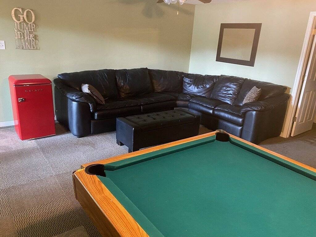 See Haus Und Pontoon Boot In Schöner Poe Creek Cove Am Gaston See in Lake Gaston