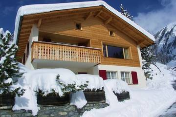Chalet für 10 Personen, mit Balkon in der Schweiz
