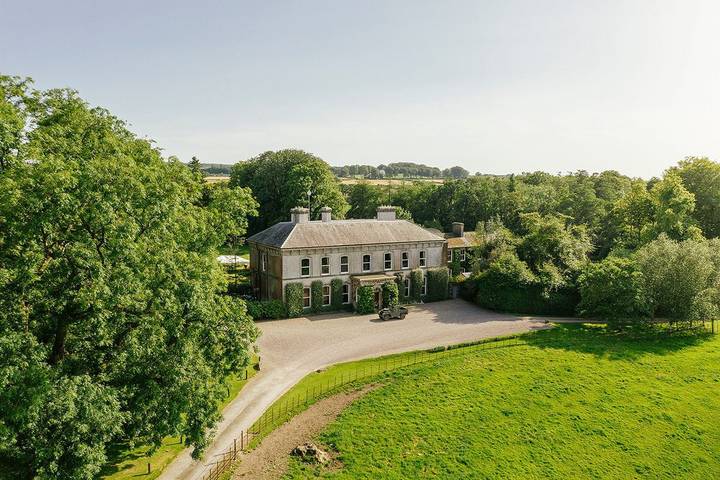 Villa for 12 people, with Garden in Ireland