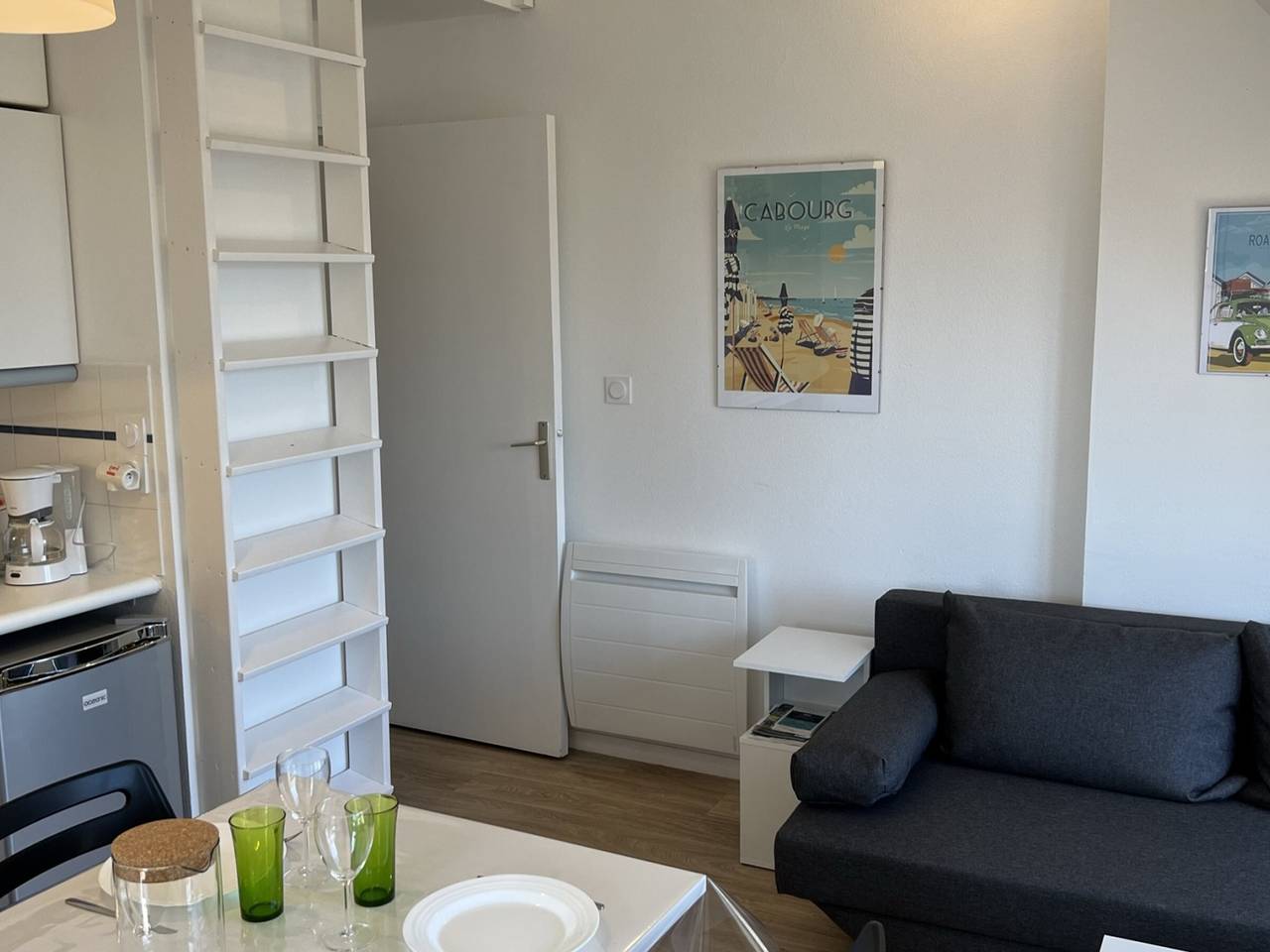 Appartement entier, Appartement 2 pièces en bord de mer avec accès direct à la plage de Cabourg, proche Thalassothérapie in Cabourg, Région de Caen