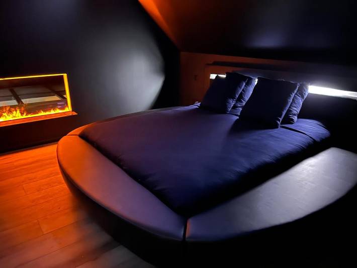 Gîte pour 2 personnes, avec sauna ainsi que terrasse et jacuzzi dans Quatzenheim