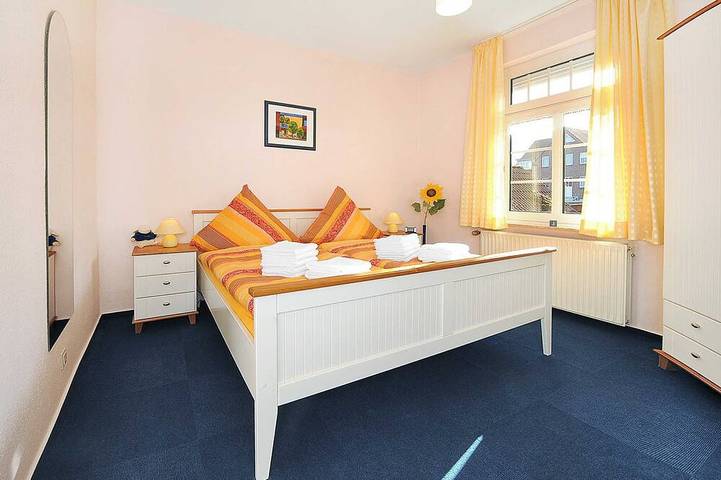 Ferienhaus für 7 Personen, mit Terrasse und Garten in Ostfriesland - 2