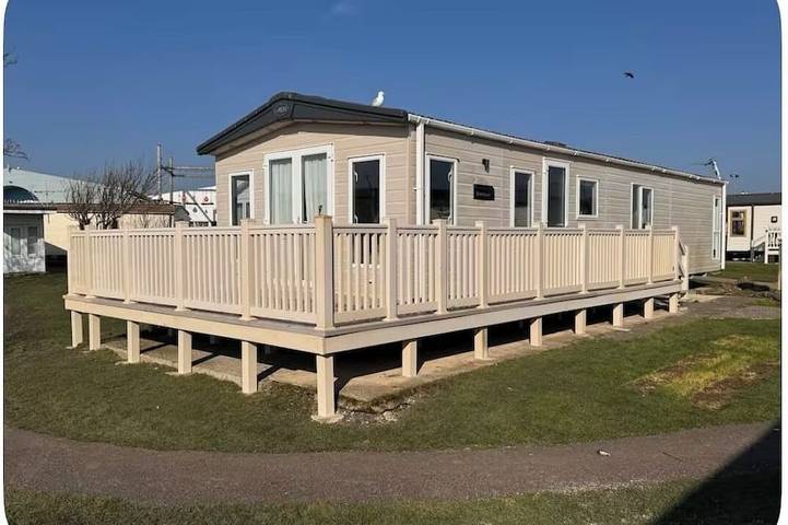 Holiday home for 8 people, with pool in Camber Sands