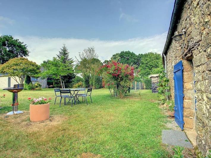 Location de vacances pour 4 personnes, avec vue ainsi que jardin et terrasse à Saint-Congard