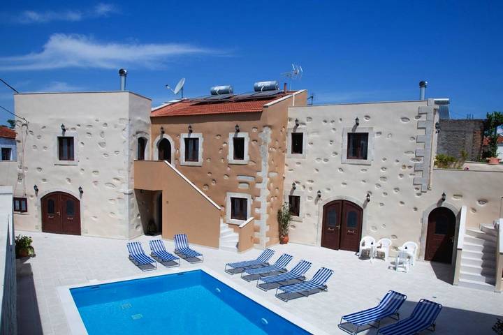 Villa per 12 persone, con piscina e panorama nonché giardino, con animali domestici - 1