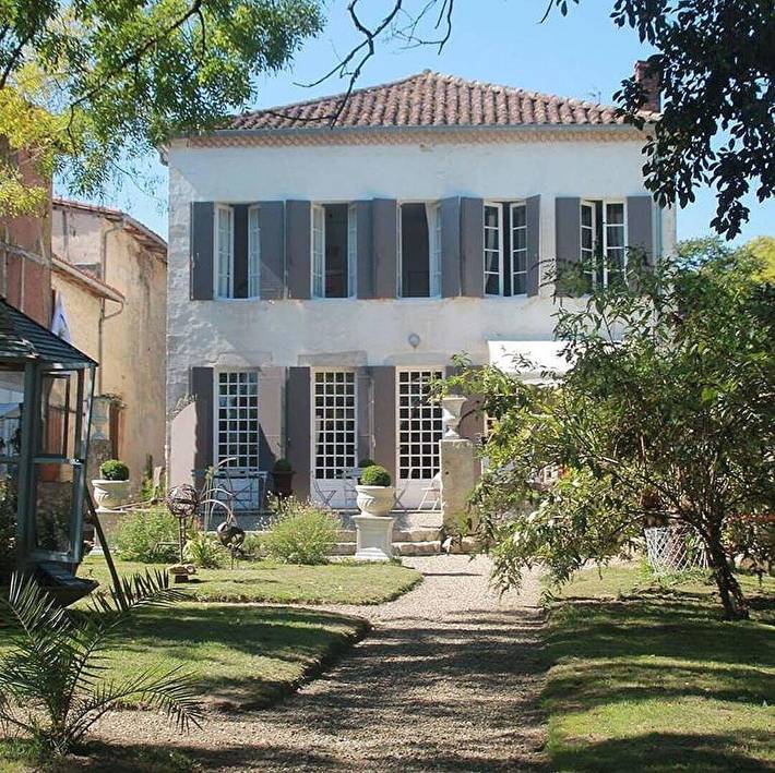 Chambre d’hôte pour 2 personnes, avec jardin et piscine