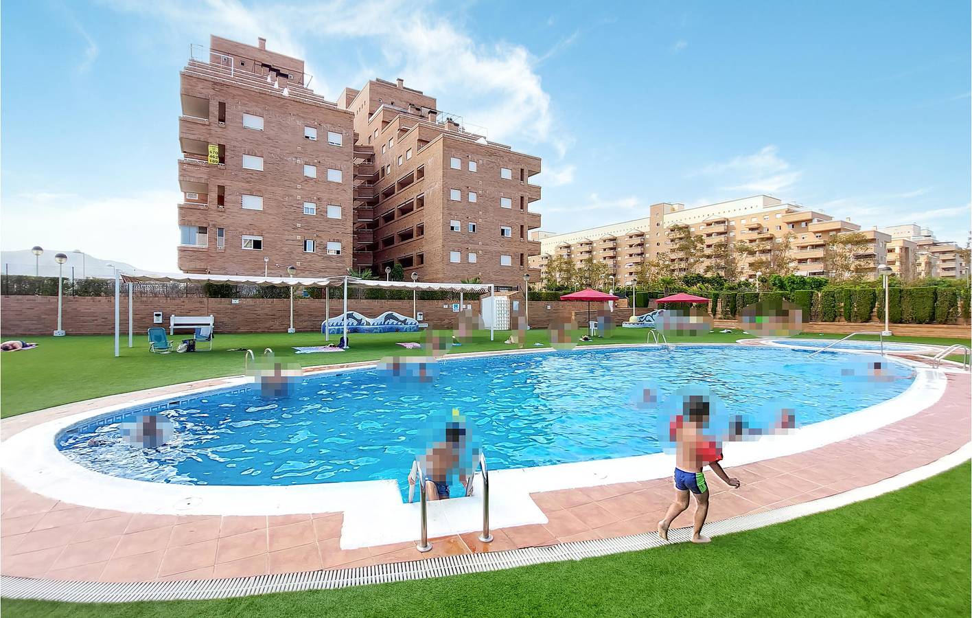 Apartamento vacacional entero, Apartamento en primera línea de playa con aparcamiento, piscina y terraza in Marina d'Or, Oropesa del Mar