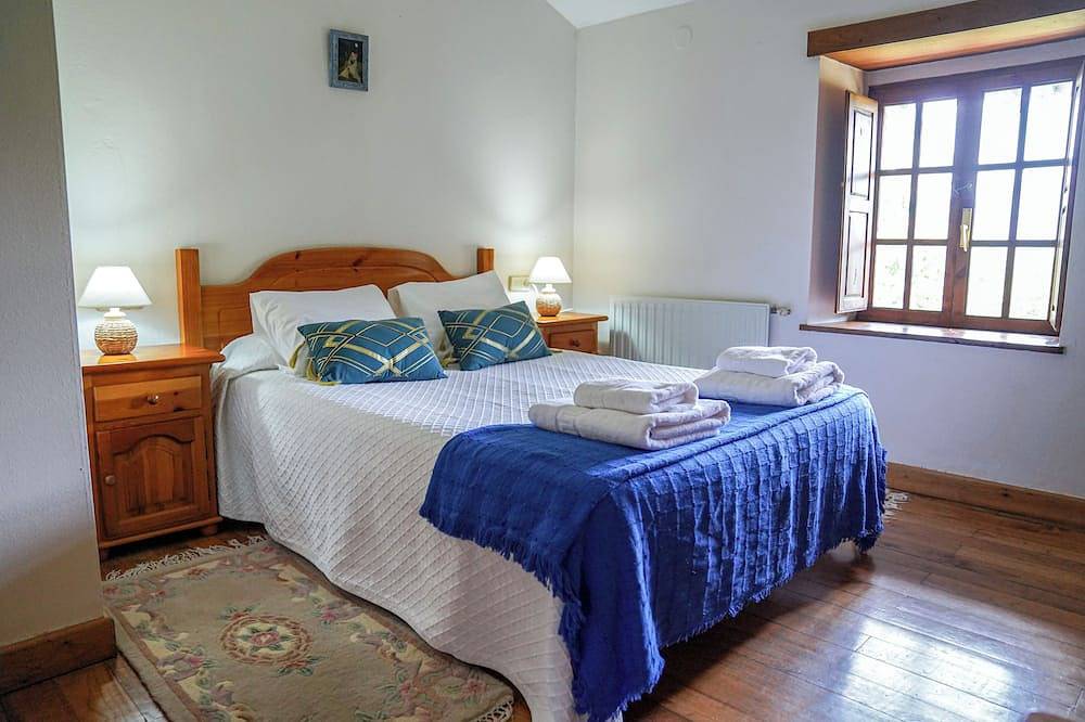 Casa de Aldea La Santa in Sorribes, Piloña