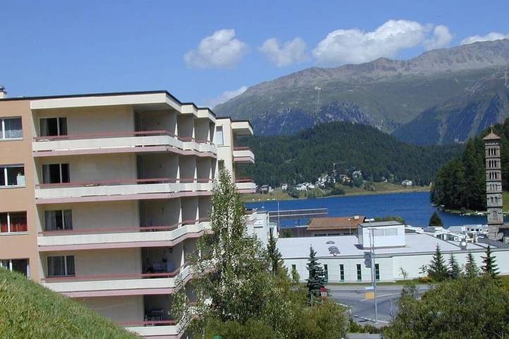 Ganze Wohnung, Zentral gelegenes Wohnhaus mit Ferienapartments in St. in St. Moritz 3 Bad, St. Moritz