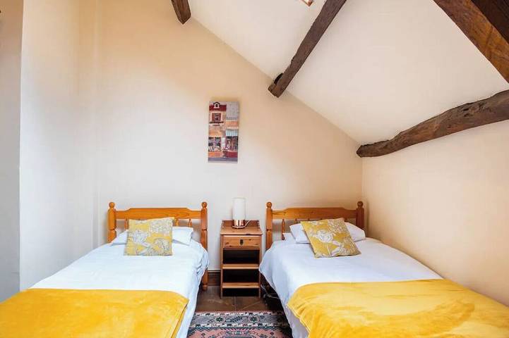 Grande maison avec piscine, terrasse, spa, bar et salle de jeux. Chambres en suite in Mohon, Région de Vannes