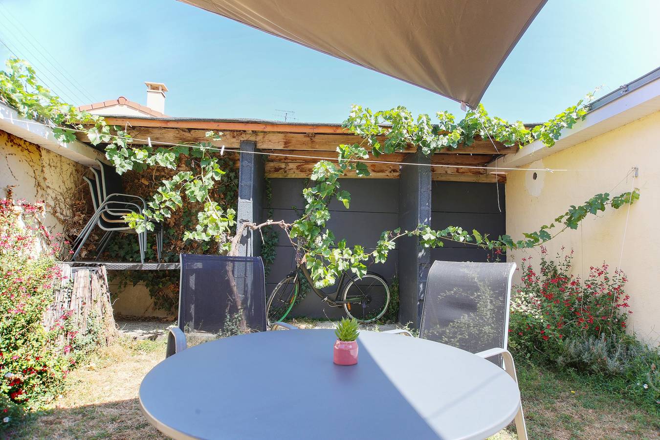 Appartement entier, La Maisonnette de Cholet - Studio avec jardin in Cholet, Région de Cholet