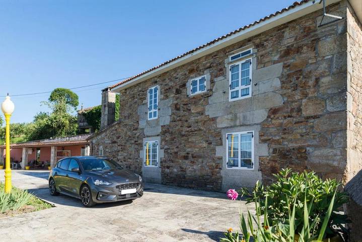Casa rural para 9 personas, con vistas y jardín en Silleda