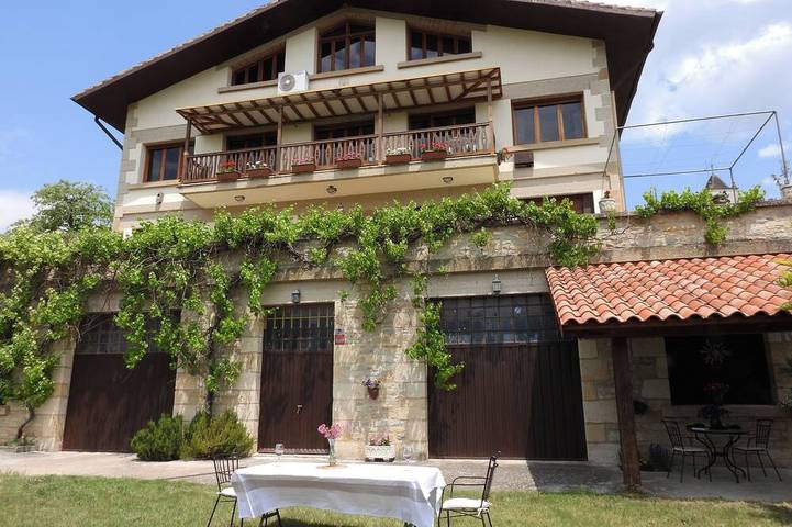 Gîte pour 9 personnes, avec Balcon