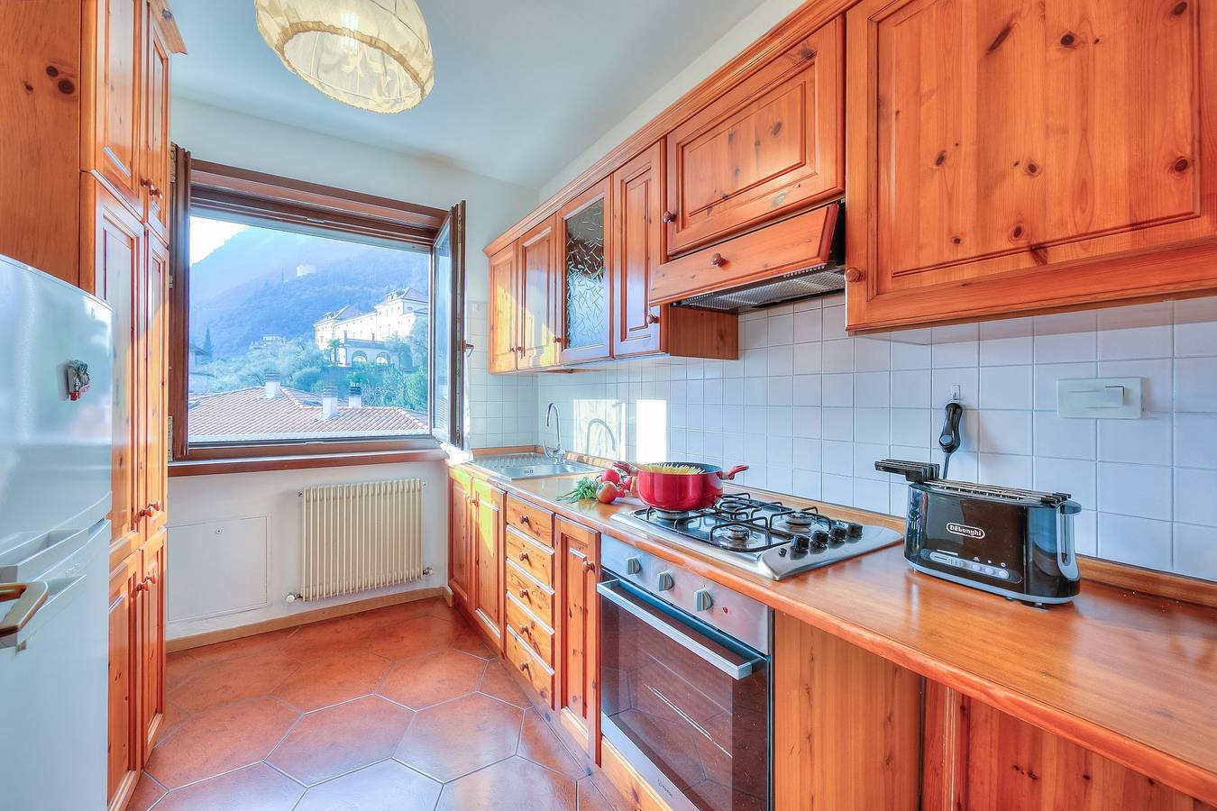Ganze Wohnung, Ferienwohnung für 4 Personen mit Balkon in Riva del Garda, Gardasee-Berge