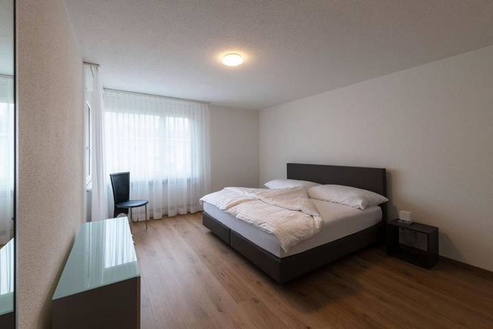 Gîte pour 3 personnes, avec Balcon et Terrasse ainsi que Jardin et Vue à Stans (Nidwalden)