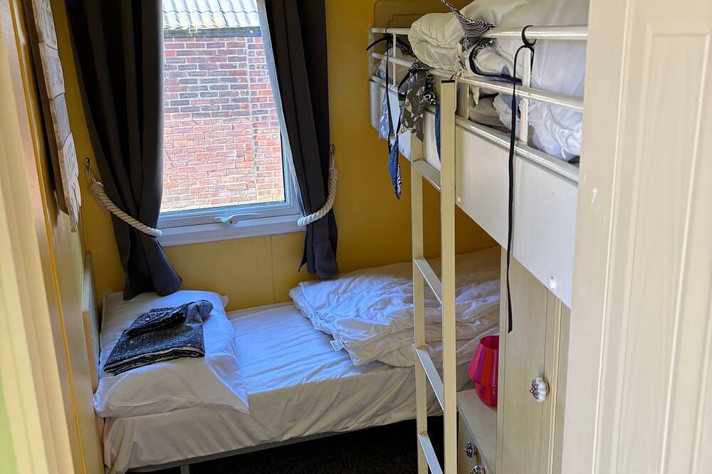 3 Bed Caravan - Sleeps 8 - Pets - Parking - Wifi in Ingoldmells, Lincolnshire