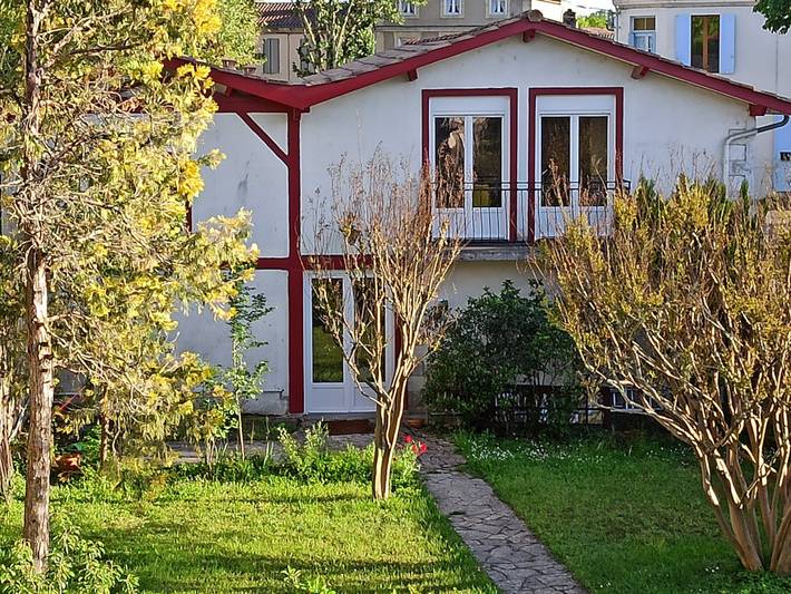 Gîte pour 5 personnes, avec jardin à Villandraut
