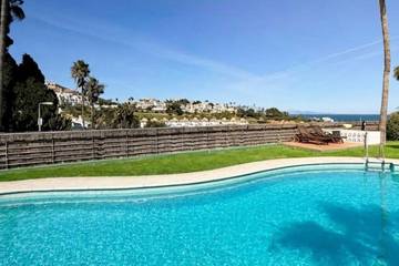 Villa for 6 People in Manilva, Costa del Sol, Photo 1