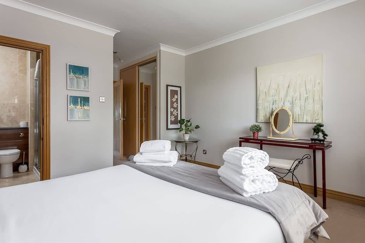 Apartamento entero, Sandy Shores - 2-bed flat on Sandbanks Peninsular in Sandbanks, Poole