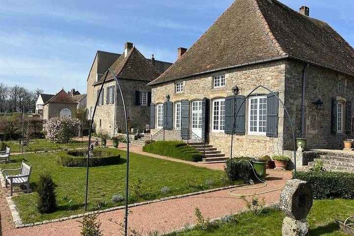 Gîte pour 2 personnes, avec jardin à Mont-Saint-Vincent