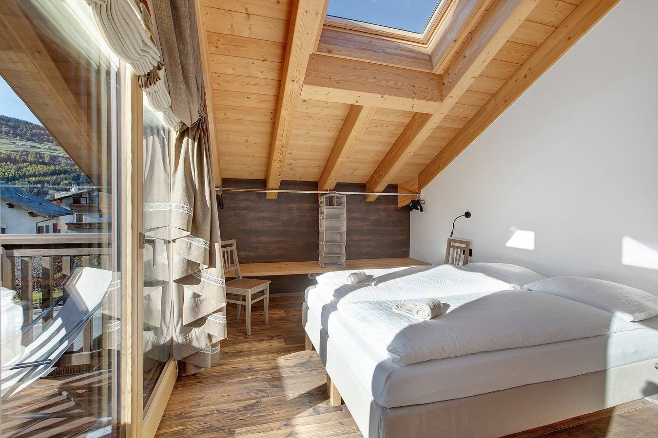Entire apartment, Apartment "Baita Emilia e Daniele 13" with Mountain View, Balconies and Wi-Fi in Bormio, Bormio Municipality