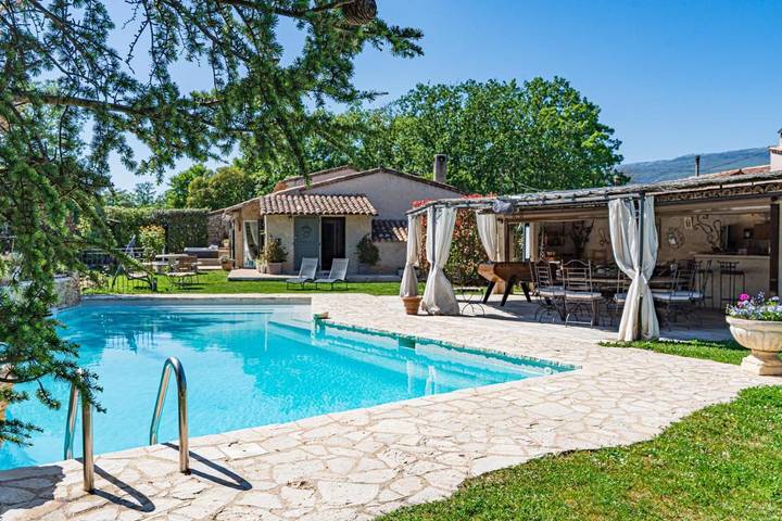 Chalet para 11 personas, con jacuzzi además de piscina y jardín - 1