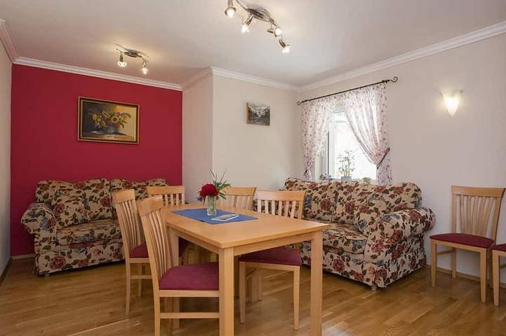 Hütte für 8 Personen, mit Balkon und Garten in Mallnitz