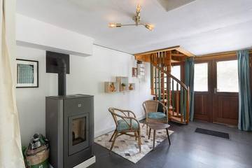 Maison de campagne pour 8 personnes, avec balcon ainsi que jardin et vue à Champdray