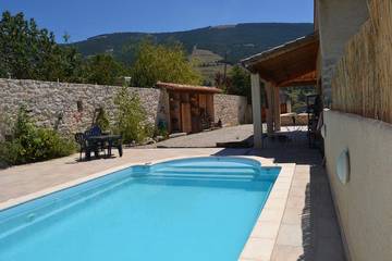 Gîte pour 7 personnes, avec balcon et jacuzzi à Montauban-sur-l'Ouvèze