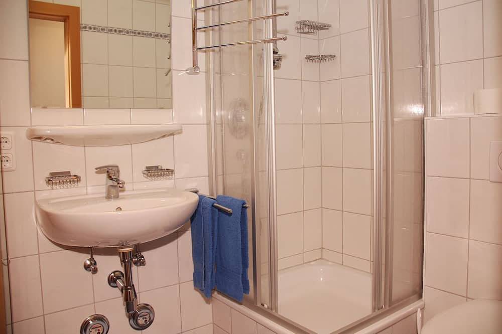 Ganze Wohnung, Ferienwohnung ohne Sauna für 6 Personen in Königsleiten / Zillertal Arena in Königsleiten, Pinzgau